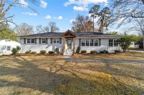 212 Cornwallis Dr W, Greensboro, NC 27408