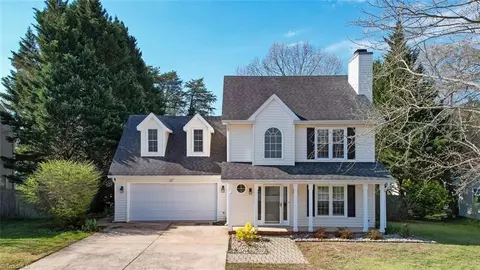 5513 Cornerstaff Dr, Greensboro, NC 27407