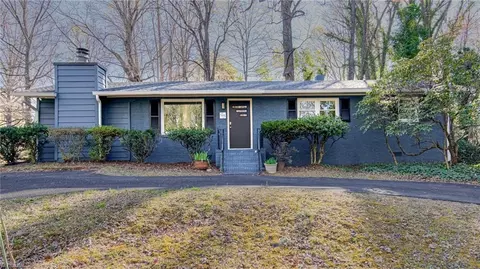 137 Linbrook Dr, Winston Salem, NC 27106