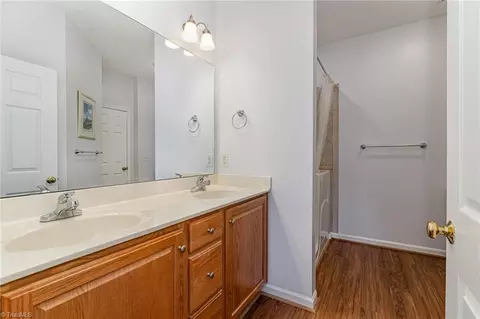 Bath - 384 Northbridge Dr, High Point, NC 27265 photo 2 of 3