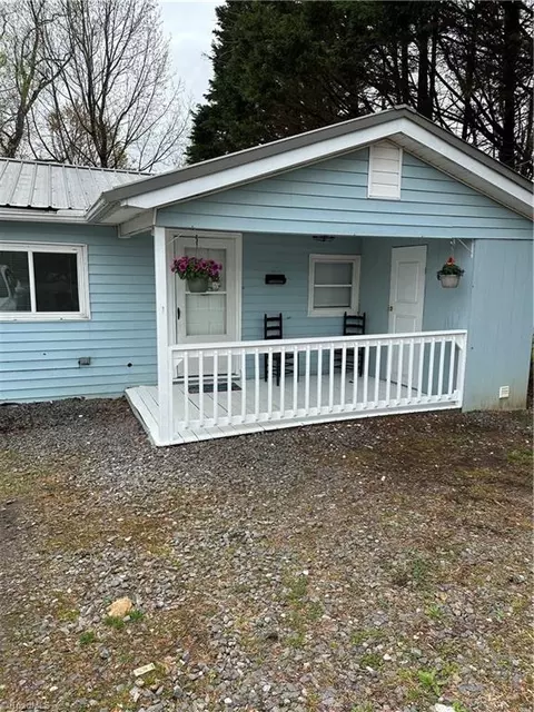 2207 Haystack Rd, Mount Airy, NC 27030 photo 4