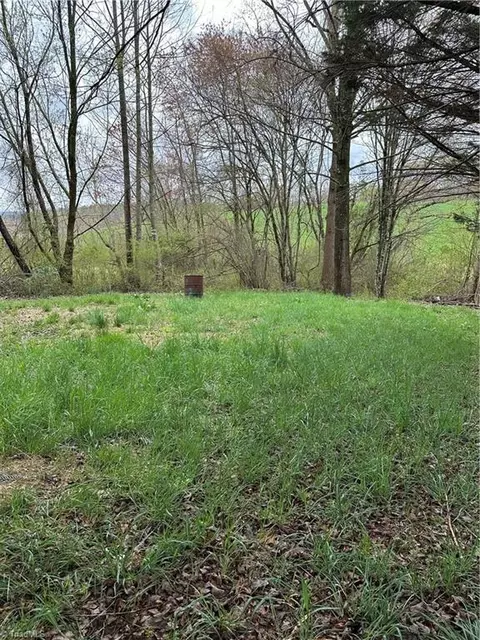 2207 Haystack Rd, Mount Airy, NC 27030 photo 6