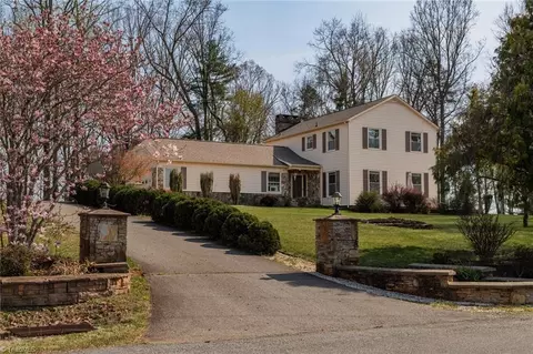 955 Beaumont Poplar St, North Wilkesboro, NC 28659