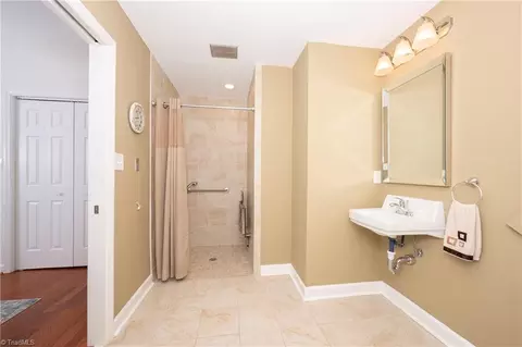 Bath - 126 Willowbrook Pl, Bermuda Run, NC 27006 photo 2 of 2