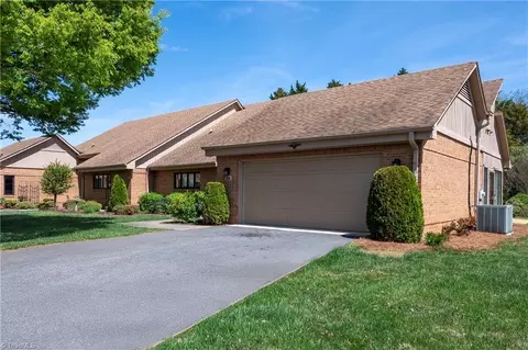 Exterior - 126 Willowbrook Pl, Bermuda Run, NC 27006 photo 2 of 9