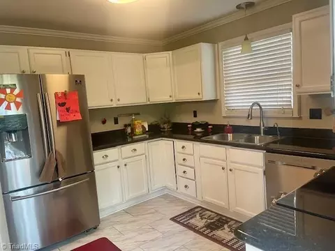 Kitchen - Undisclosed, Clemmons, NC 27012 photo 2 of 2