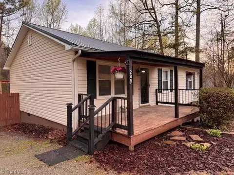 209 Kaye Dr, Lexington, NC 27292
