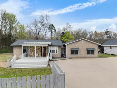 542 Frank Fleer Rd, Lexington, NC 27292