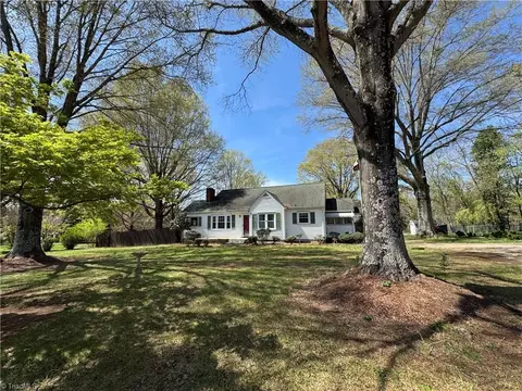 373 Mountain View Rd, King, NC 27021 photo 2