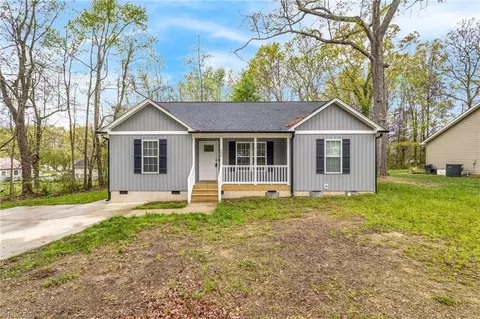 608 Carter Dr, Thomasville, NC 27360
