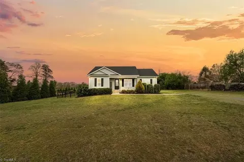 8509 Altavista Dr, Stokesdale, NC 27357