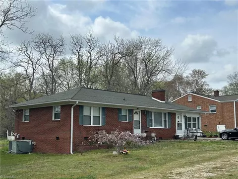 6631 Turnpike Rd, High Point, NC 27263