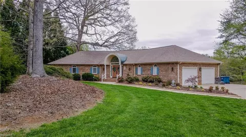 6004 Deer Park Cir, Greensboro, NC 27455