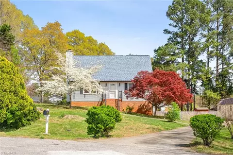 5379 Buxbury Ct, Walkertown, NC 27051