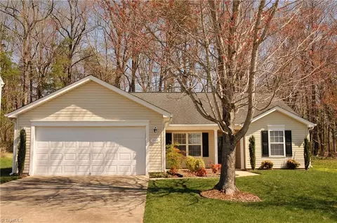 1906 Briar Run Dr, Greensboro, NC 27405