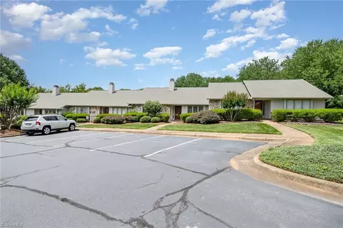 4711 Andorra Ct, Greensboro, NC 27410