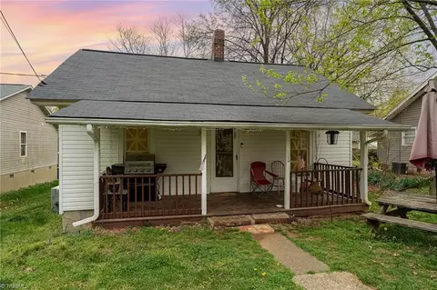 1010 Cranbrook St, Greensboro, NC 27407