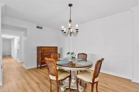 1101 Elm St N #303, Greensboro, NC 27401