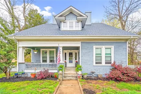 342 Pine St W, Mount Airy, NC 27030