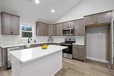 2492 Price Rd, Eden, NC 27288