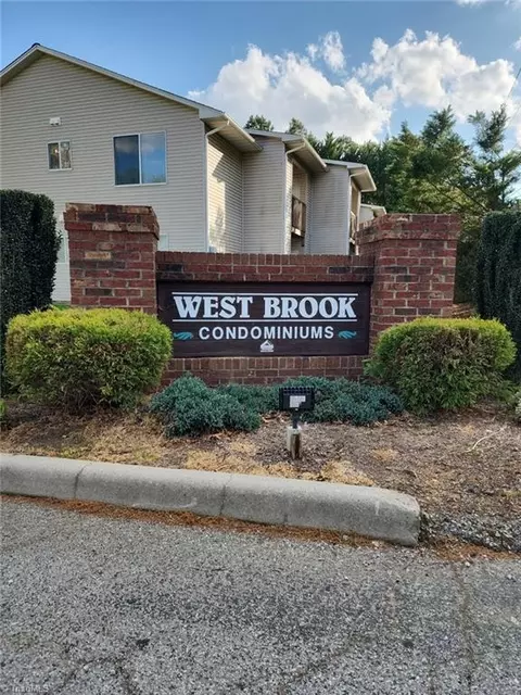 1002 Westbrook Ct, Archdale, NC 27263