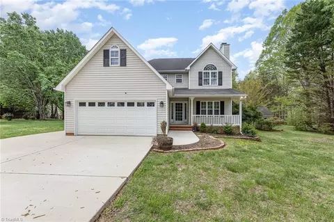 3407 Regina Ct, Summerfield, NC 27358