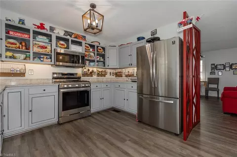 Kitchen - 4243 Hunters Run, Trinity, NC 27370 photo 2 of 3