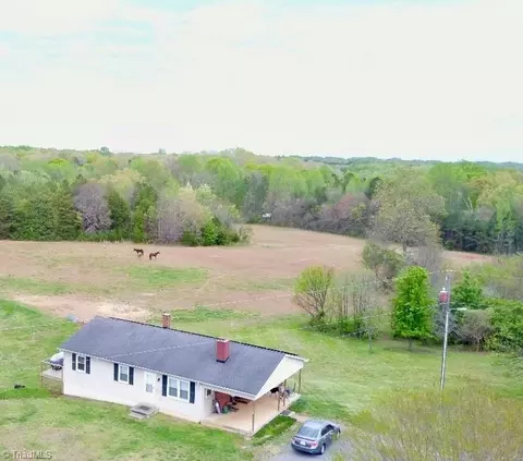128 Falcon Ln, Mocksville, NC 27028