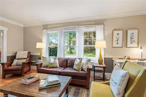 Living - 84 Hillcrest Dr, High Point, NC 27262 photo 2 of 3