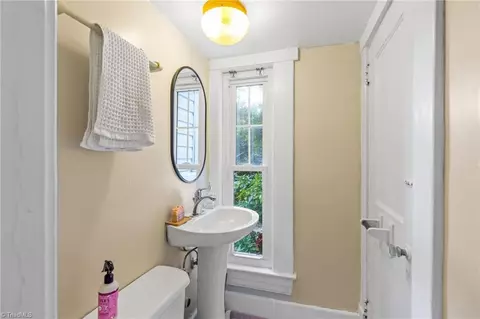 Bath - 84 Hillcrest Dr, High Point, NC 27262 photo 3 of 7