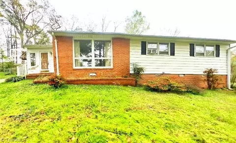 2525 Westmoreland Dr, Greensboro, NC 27408