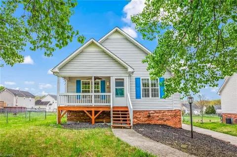 2112 Hogan Point Dr, Winston Salem, NC 27127