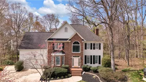 5302 Brandermill Ct, Greensboro, NC 27407