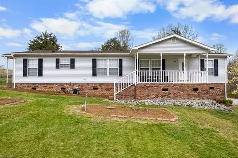 3312 Hilltop Dr, Archdale, NC 27263
