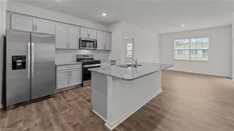 617 Starfall Rd, Graham, NC 27253 photo 4