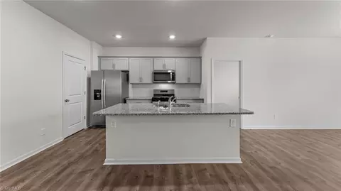 617 Starfall Rd, Graham, NC 27253 photo 3