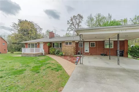 1317 Brookwood Dr, Reidsville, NC 27320