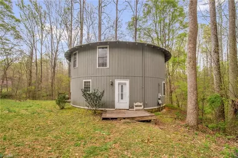 2455 Pisgah Church Rd, Kernersville, NC 27284