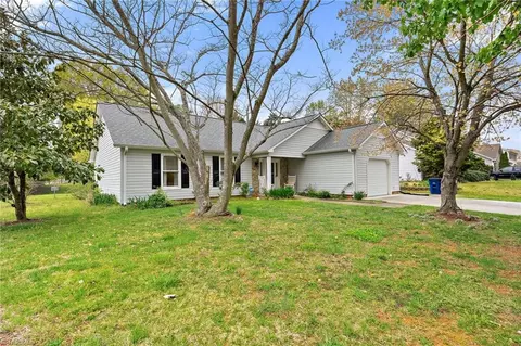 588 Covington Ridge Rd, Winston Salem, NC 27107