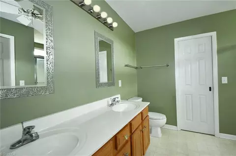 Bath - 3814 Payne Rd, High Point, NC 27265 photo 2 of 3