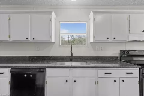 329 Reavis Rd, Harmony, NC 28634 photo 14