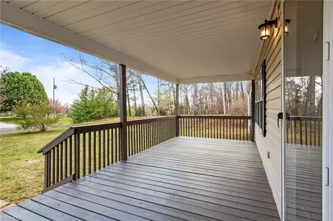 329 Reavis Rd, Harmony, NC 28634 photo 3