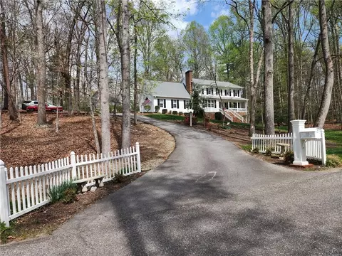 305 Old Farms Rd, Wilkesboro, NC 28697