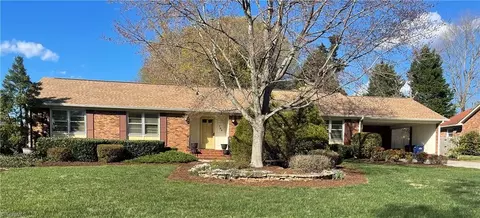 103 Wyndwood Dr, Jamestown, NC 27282