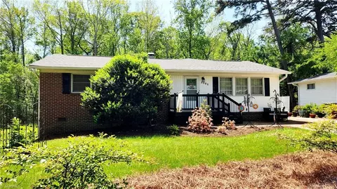 4318 Halifax Rd, Greensboro, NC 27407