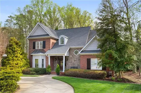 115 Century Oaks Ct, Winston Salem, NC 27106