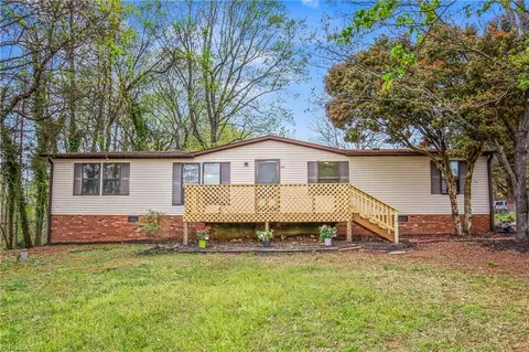3920 Overdale Rd, Winston Salem, NC 27107