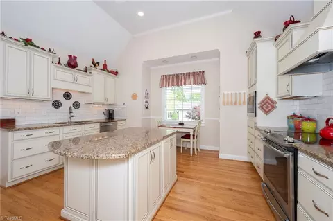 Kitchen - 128 Laurel Pl, Bermuda Run, NC 27006 photo 1 of 2