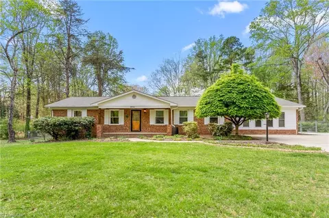 3901 Cornish Glen Ct, High Point, NC 27265