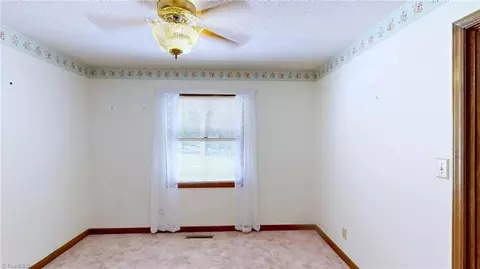 3555 Meadow Ct, Trinity, NC 27370 photo 11